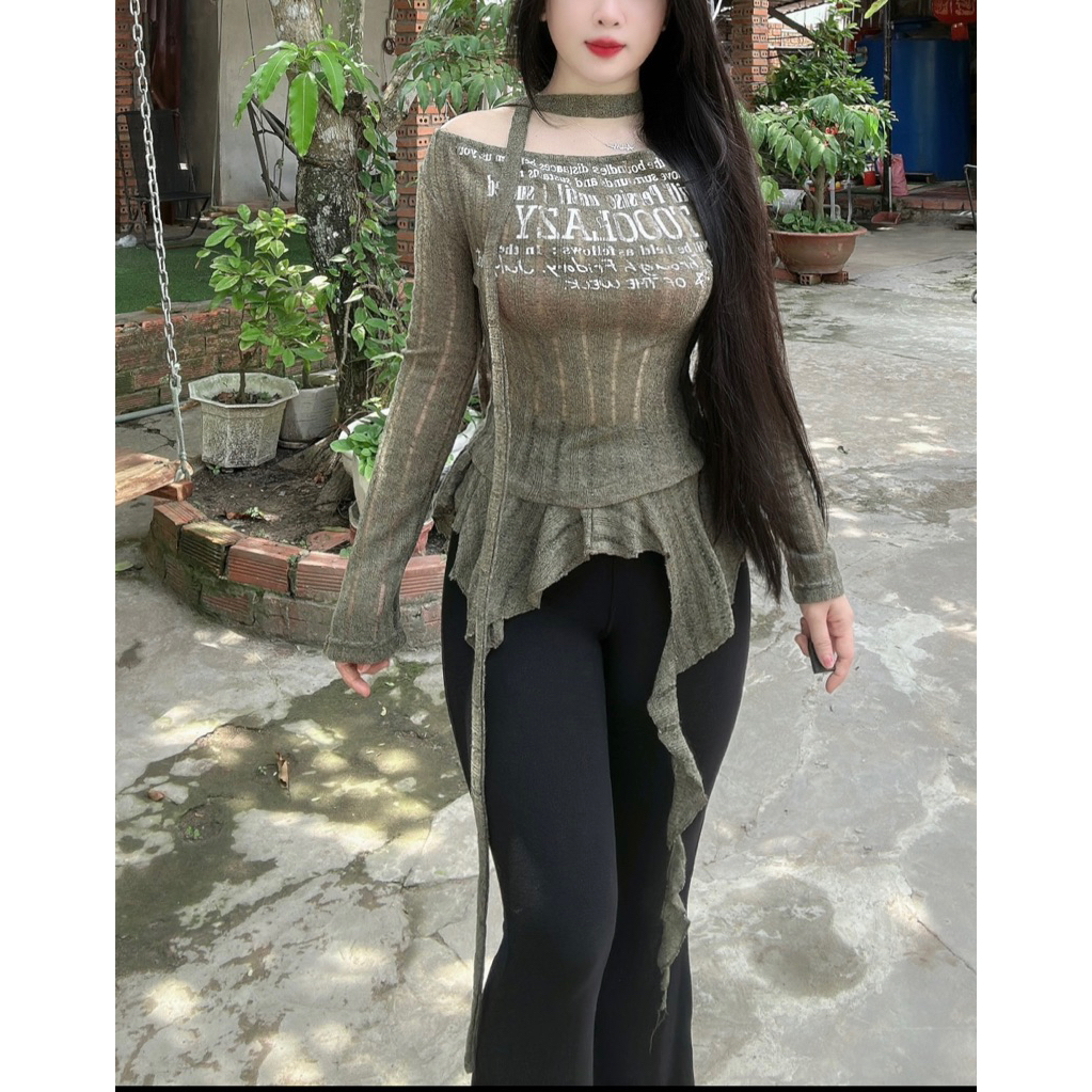 Áo tua rua size M  chữ tay dài ôm body hàng QC