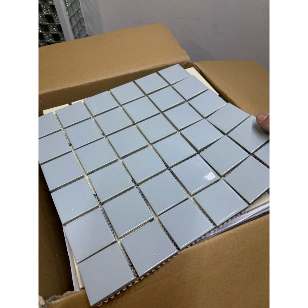 Gạch mosaic gốm sứ xám nhạt cao cấp 30x30cm
