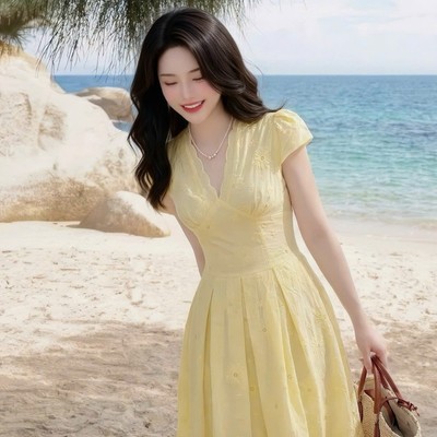 Đầm thiết kế thô thêu dáng dài cổ tim thanh lịch đi chơi du lịch Callene (CC587)