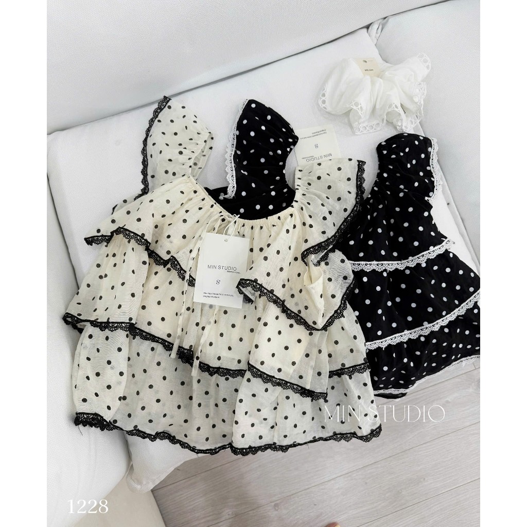 [Pamela Clothing] Áo kiểu xếp tầng viền ren chấm bi