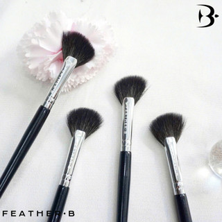 Cọ Highlight Feather B dạng quạt