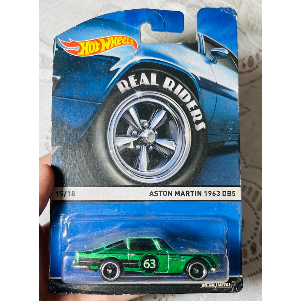 Hotwheels Aston Martin hàng hiếm bánh cao su