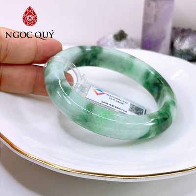 Vòng cẩm thạch A Myanmar - Ngọc phỉ thúy type A bản hẹ chất nếp mịn sơn thủy xanh lý ni 55 mm (kèm kđ type A) - Ngoc Quý