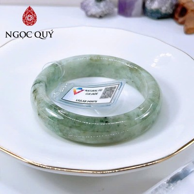 Vòng cẩm thạch A myanmar - Ngọc phỉ thúy type A xanh điểm phỉ bản hẹ ni 53 mm VL94 ( kèm kiểm định) - Ngọc Quý