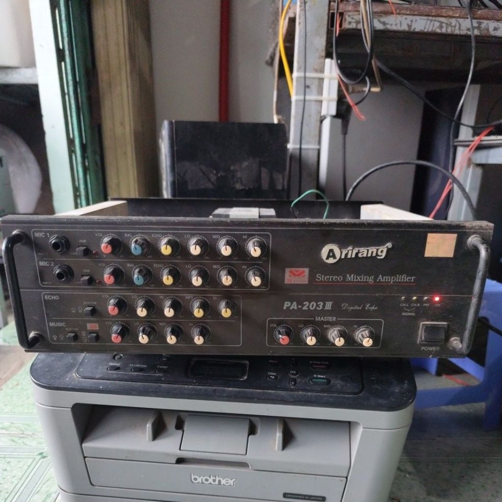 Xác hư amply karaoke chính hãng Ariang PA-203 III ,12 sò,còn lên nguồn, không hát được, anh em về sử
