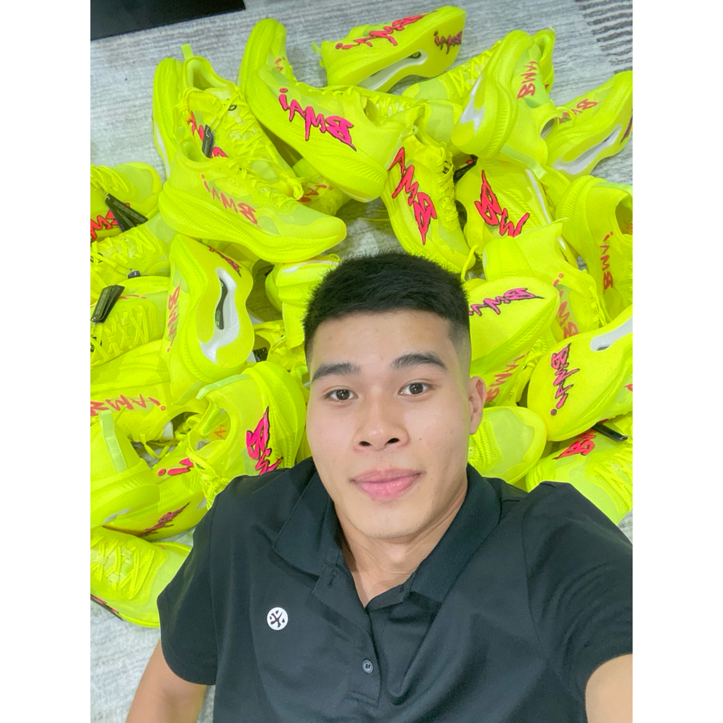 Giày chạy bộ Carbon Bmai Fly Plus.