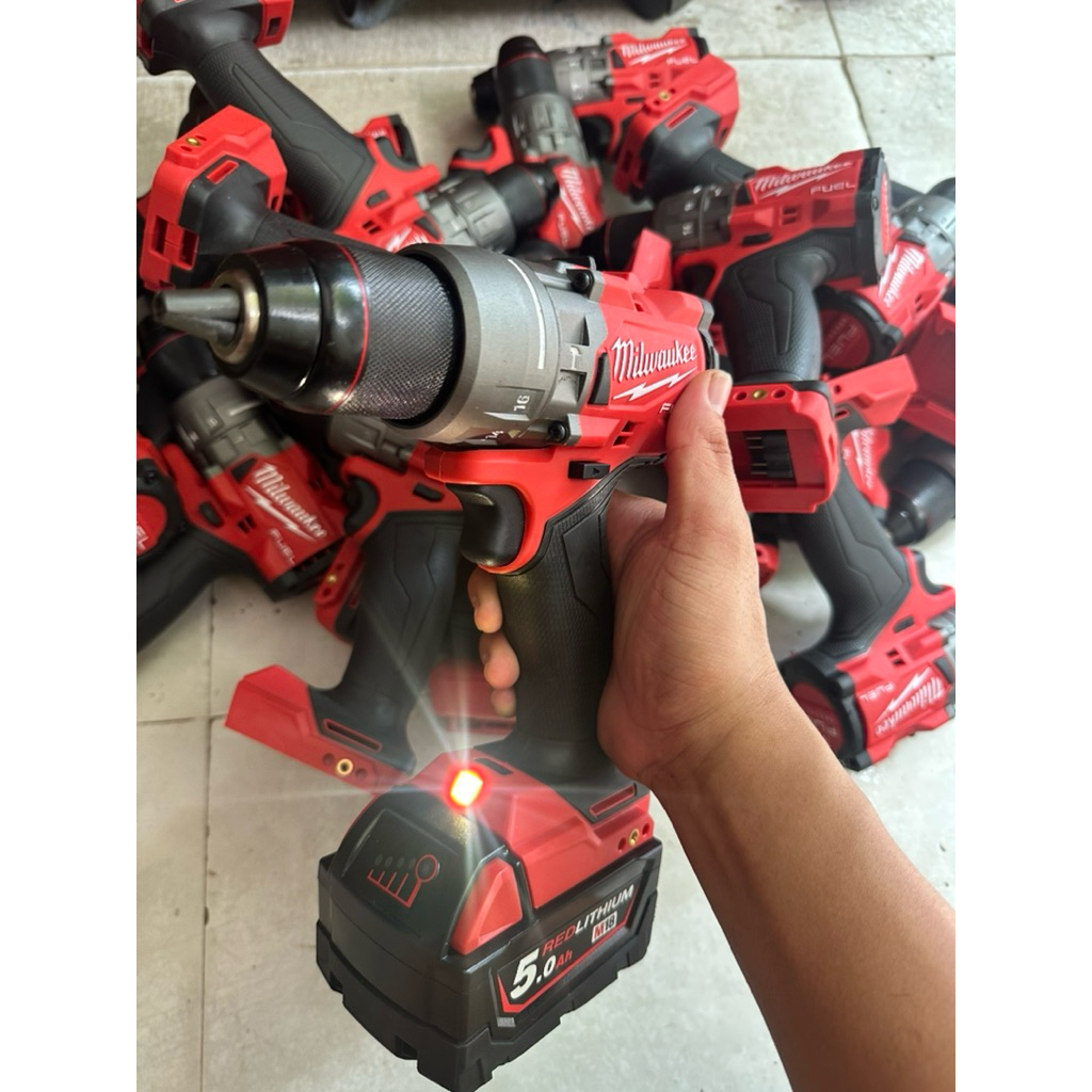 Khoan 3cn Milwaukee 2904-20 lực 158N/m tua 2150v/p có autostop. Hàng bãi tuyển chính hãng mil M18 tr