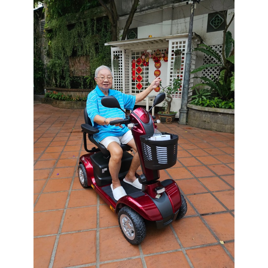 Xe điện 4 bánh Power chính hãng  Eurocare - Dễ di chuyển cho người cao tuổi, 1 lần sạc đi 40km, BH 5