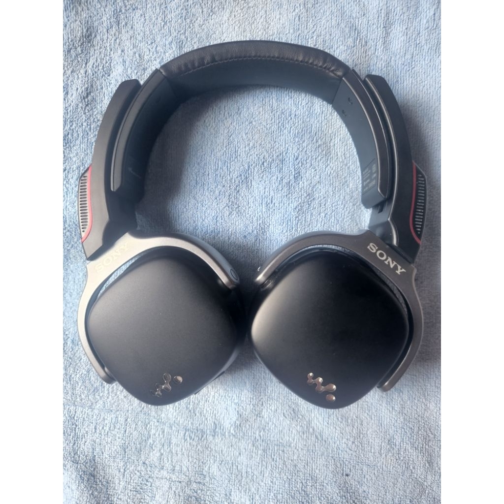 Tai nghe kiêm máy nghe nhạc SONY NWZ-WH303