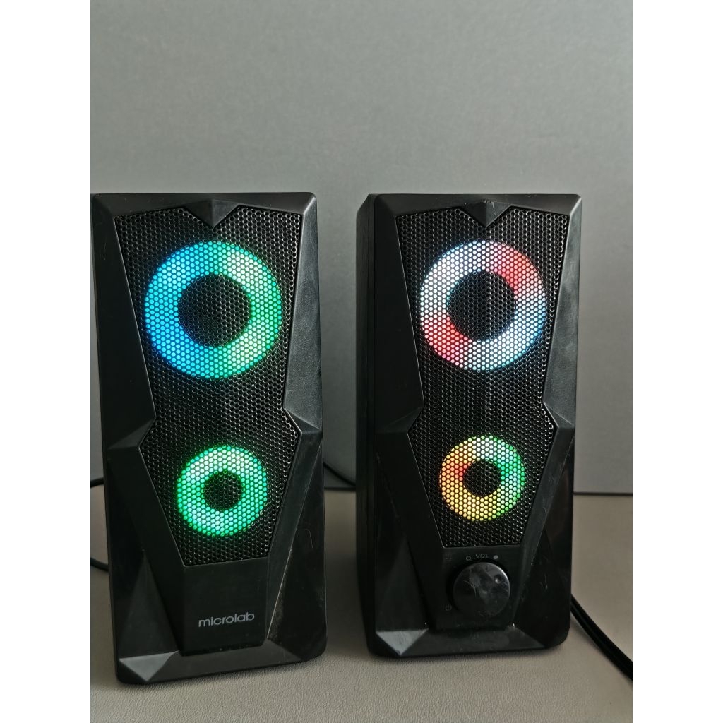 Loa máy tính Microlab B27 2.0 màu đen với đèn LED đổi màu