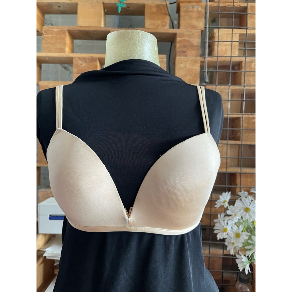 B057. Áo ngực hiệu 85B ( sale ) - 2hand