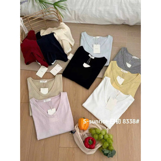 Áo thun phom rộng vừa cổ tim