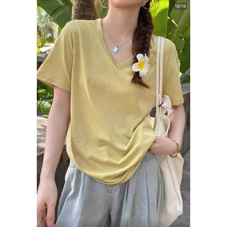 Áo thun phom rộng vừa cổ tim