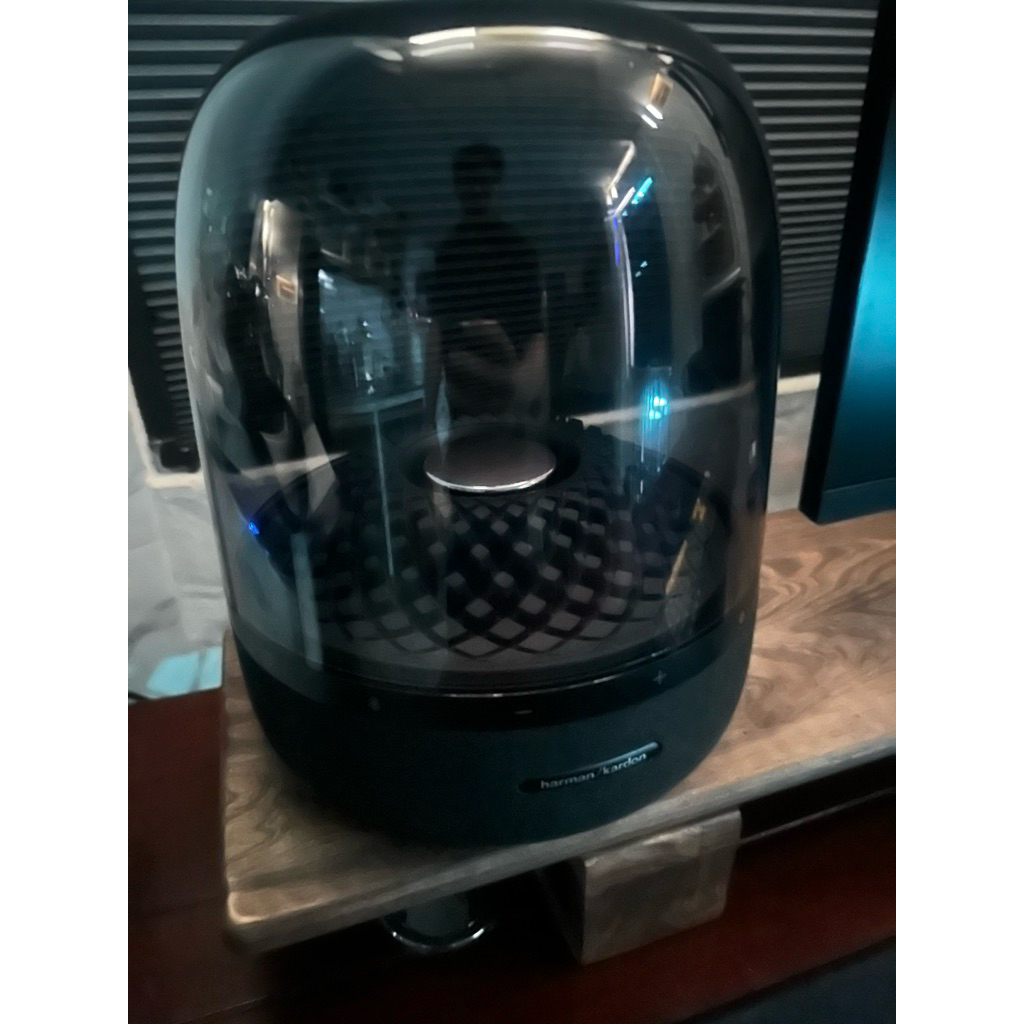 loa aura studio 4