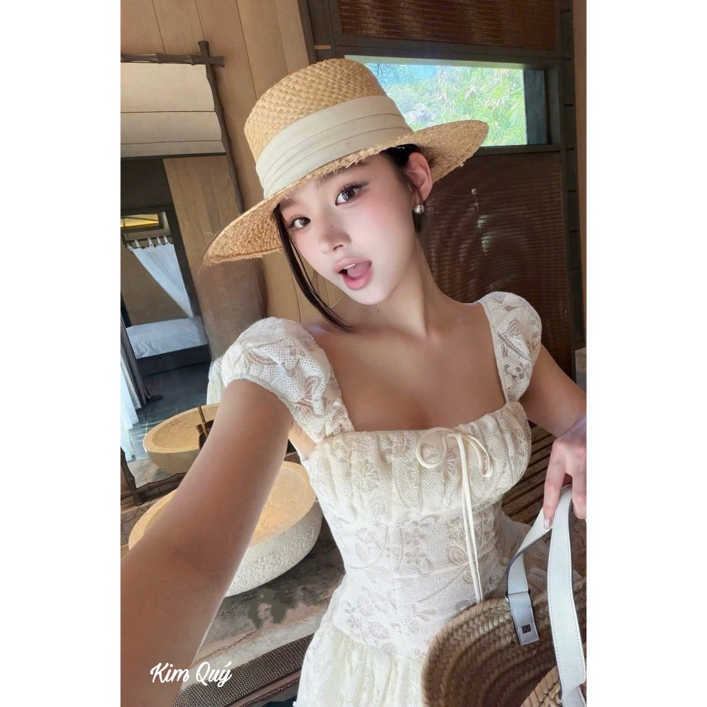 Váy Ren Trắng Tiểu Thư Tay Phồng Cổ Vuông Dáng Xòe Ngắn, Đầm Trắng Ren Vintage Đi Biển Chụp Ảnh Sang Chảnh