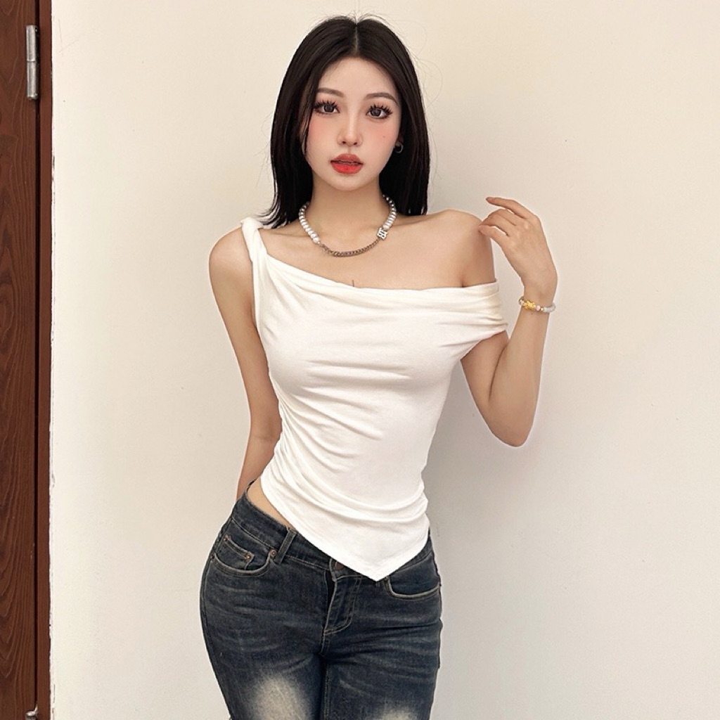 Áo trắng trễ vai ôm body chiết eo style y2k phong cách ayserkris like jennie