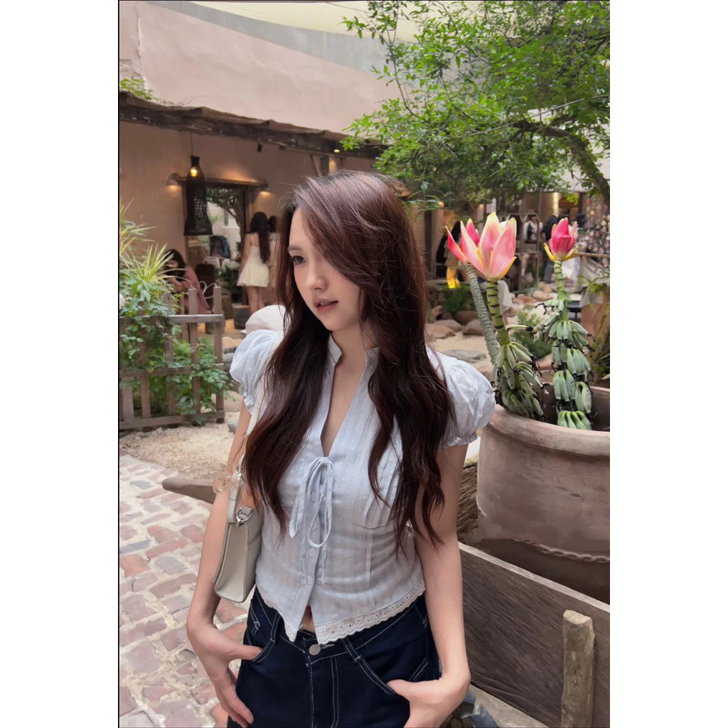Áo Kiểu Nữ Dáng Croptop Tay Bồng MILA TOP, Chi Tiết Cổ Tàu Tay Bồng Cột Dây Nơ | BigBuy360 - bigbuy360.vn