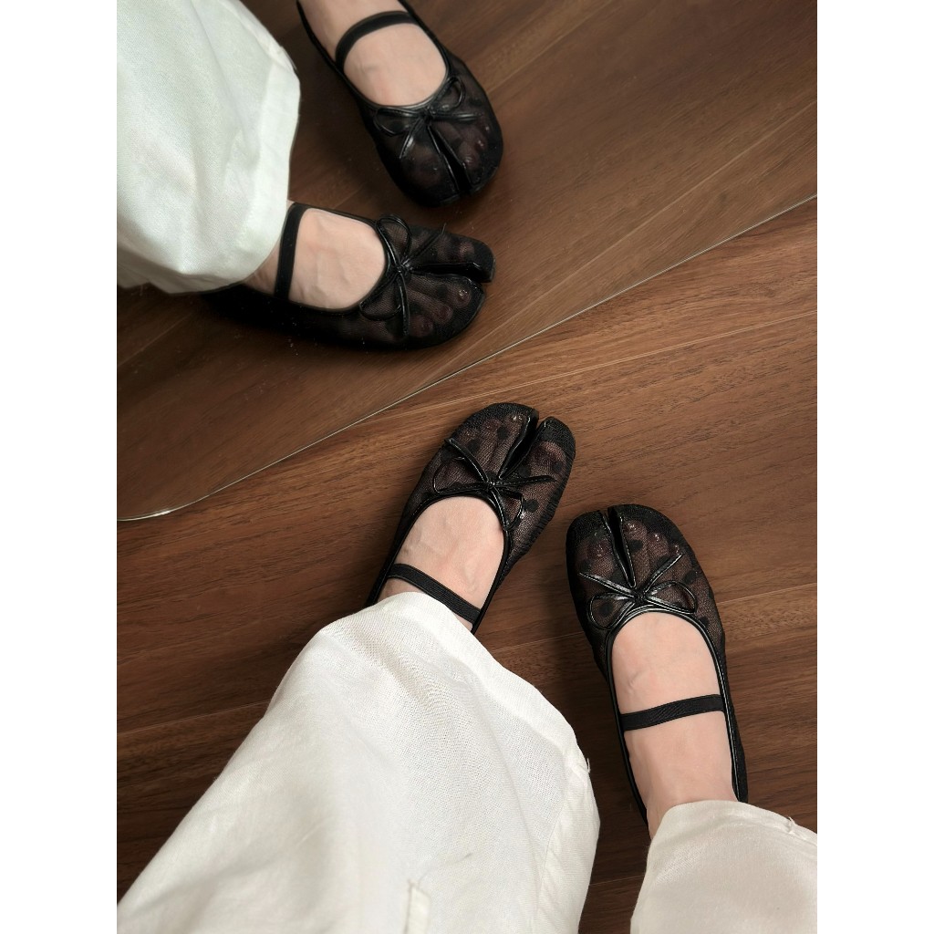 𝐁𝐥𝐚𝐮𝐞𝐁𝐥𝐮𝐦𝐞🦋✨ Dotty Tabi Mesh – made by Blaue Blume 🖤-giày lưới chấm bi thời trang