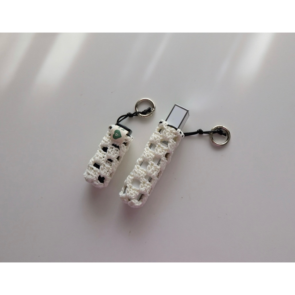 Case đựng son đan móc “AURORA” | Crochet lipstick holder | WONDERLEN