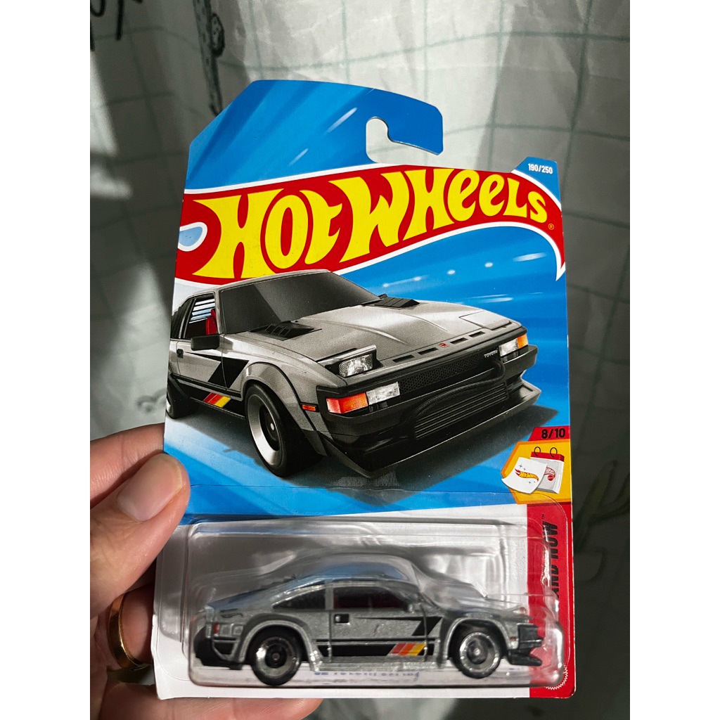 Xe Hot Wheels ‘82 Toyota Supra
