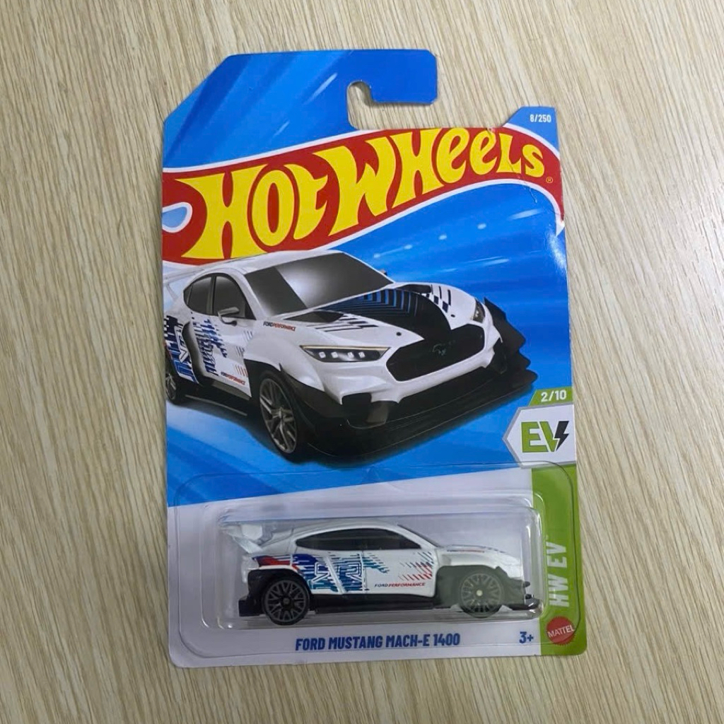 Xe mô hình Hotwheels Ford Mustang Mach E 1400