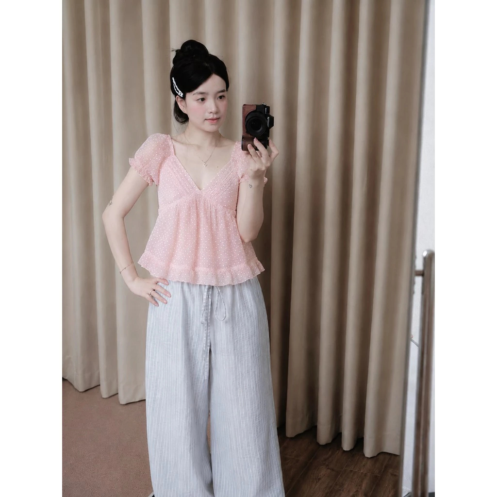 [Hàng Loại 1] Áo babydoll cổ V xếp ly tay ngắn bồng form xoè hoạ tiết chấm bi Rosy Top | BigBuy360 - bigbuy360.vn