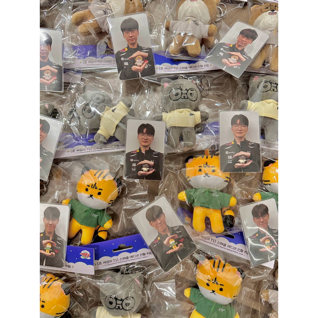 (Hàng sẵn) T1 2026 Plushie Keychain+card DOFPK chính hãng