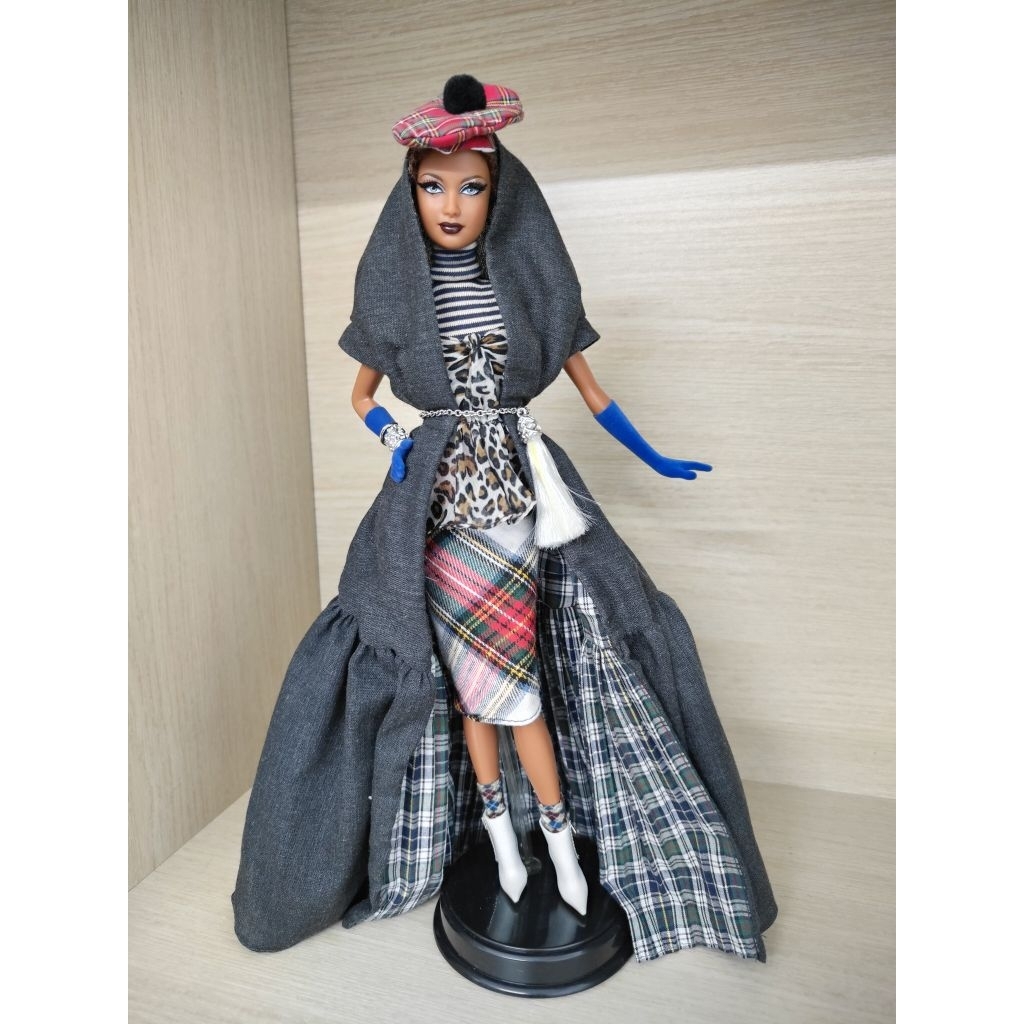 Búp bê barbie doll Byron Lars used