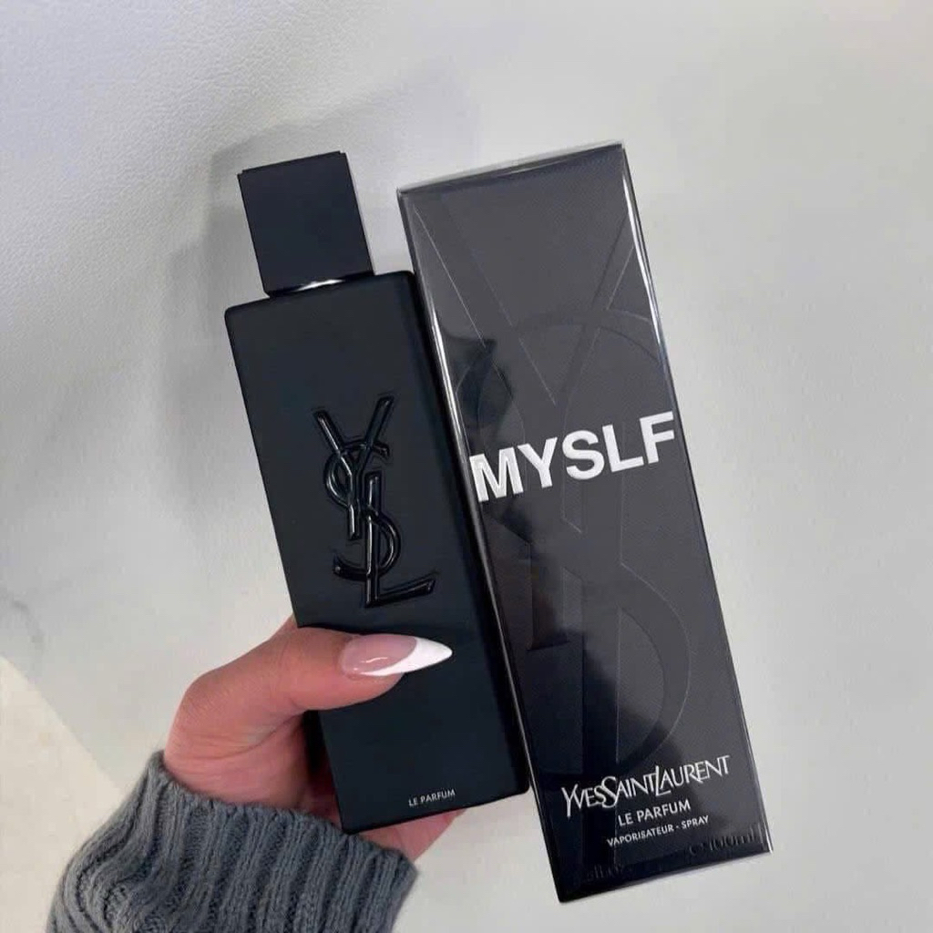 chai màu đen nhám sang trọng là nước hoa Saint Laurent MYSLF Le Parfum,