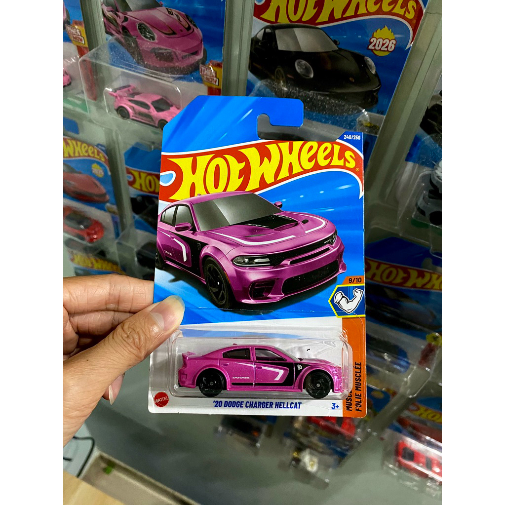 Xe mô hình Hot Wheels Basic ’20 Dodge Charger Hellcat Pink JBB45 – Tỷ lệ 1:64, Chính Hãng