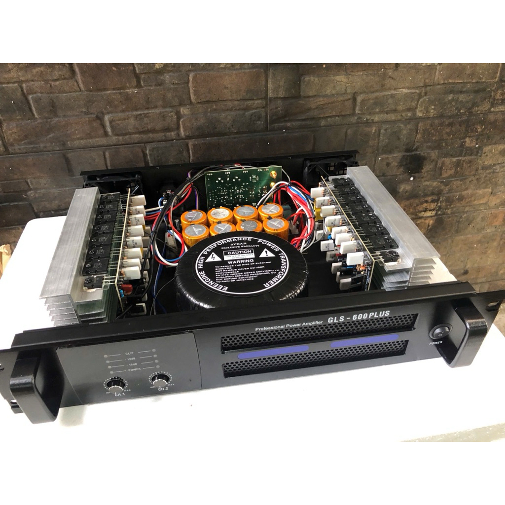 Cục Đẩy Công Suất 2 Kênh. 32 Sò. 4000W