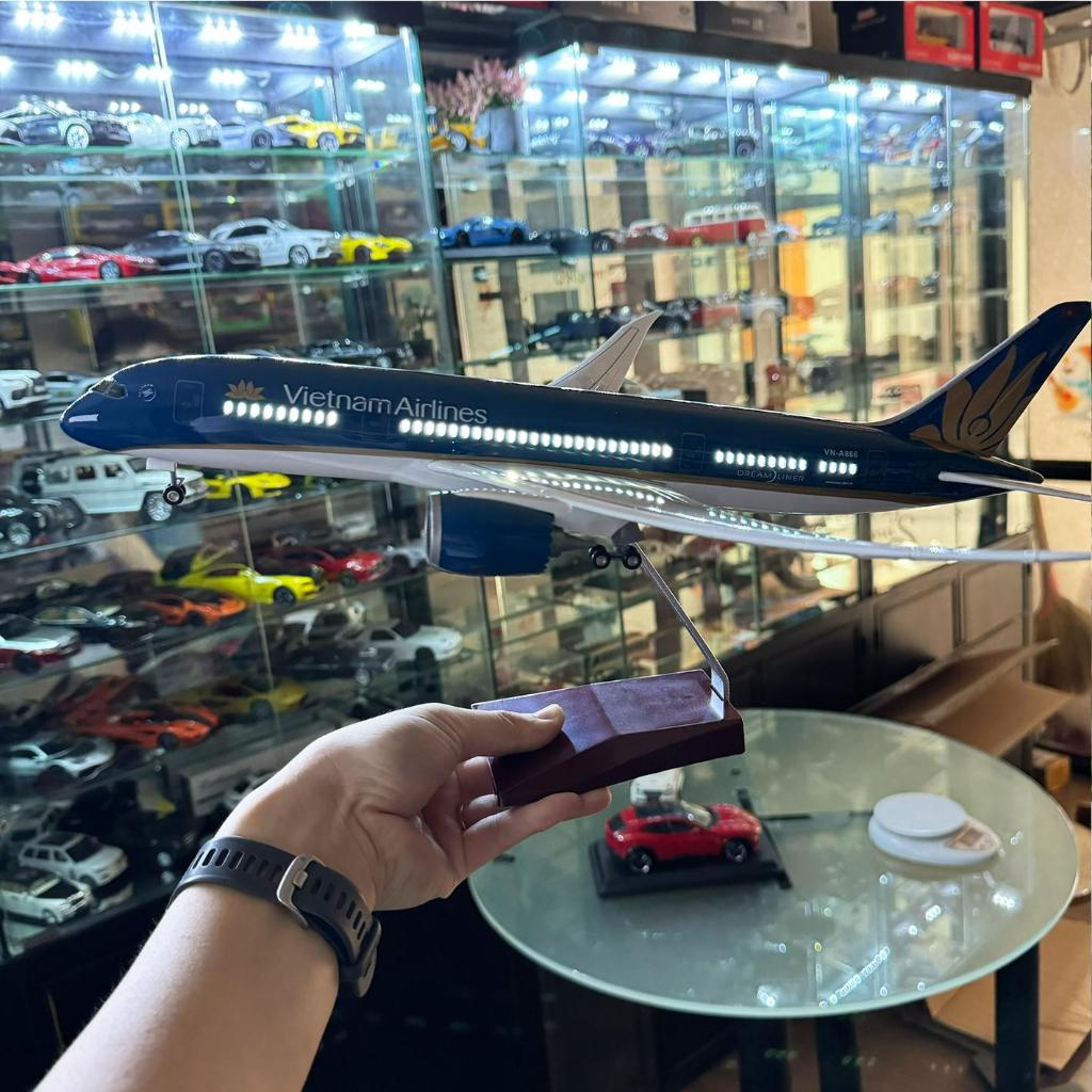 [Có đèn,cáp sạc] Mô hình máy bay VN Boeing 787-9 tỉ lệ 1:130 sải cánh 47cm dài 43cm