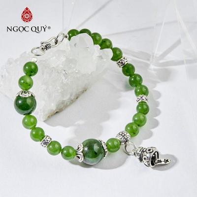 Vòng tay đá Ngọc bích tự nhiên phối charm - Mẫu VC0395 - Ngọc Quý