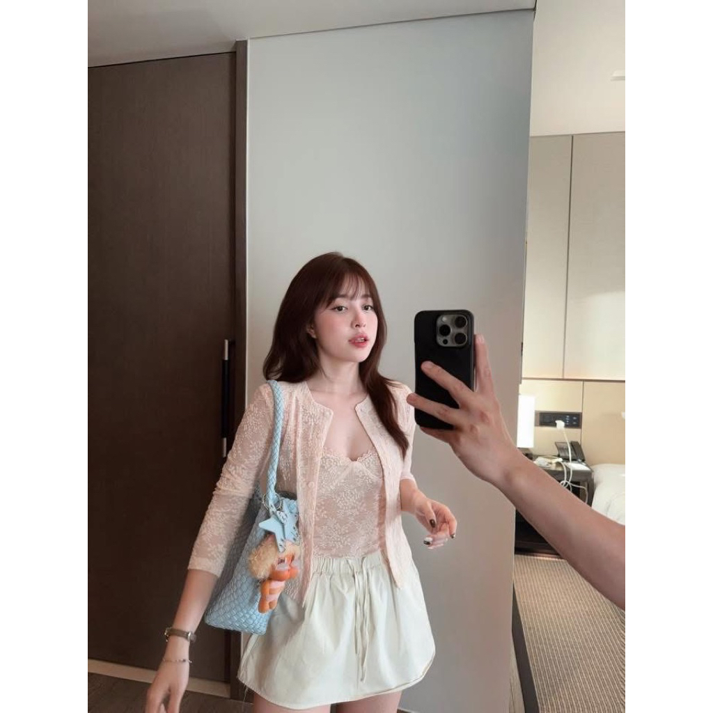 [Hàng L1 sẵn] Set ren hoa nổi 2 món: Áo hai dây ren ngực cổ V sexy kèm áo cardigan LOVELY SET | BigBuy360 - bigbuy360.vn