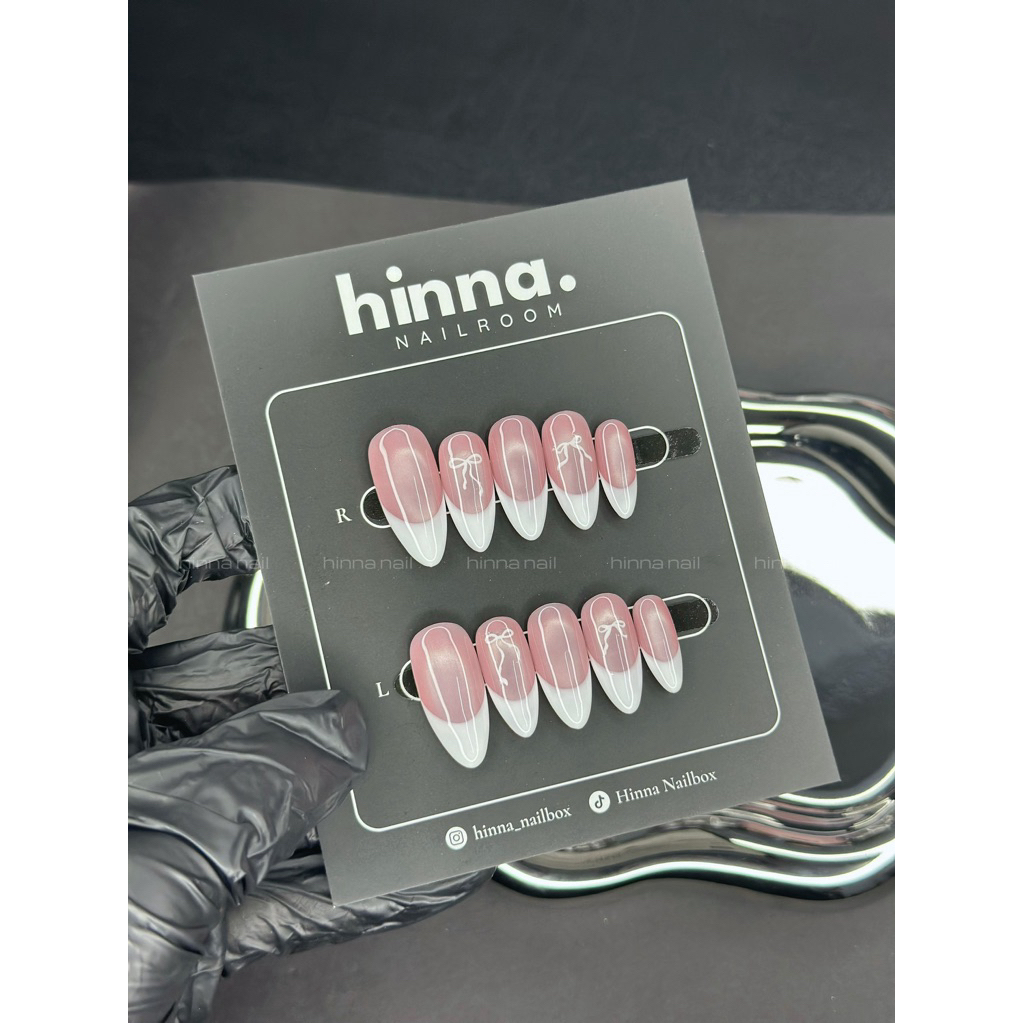 • H120 - Nailbox mắt mèo hồng