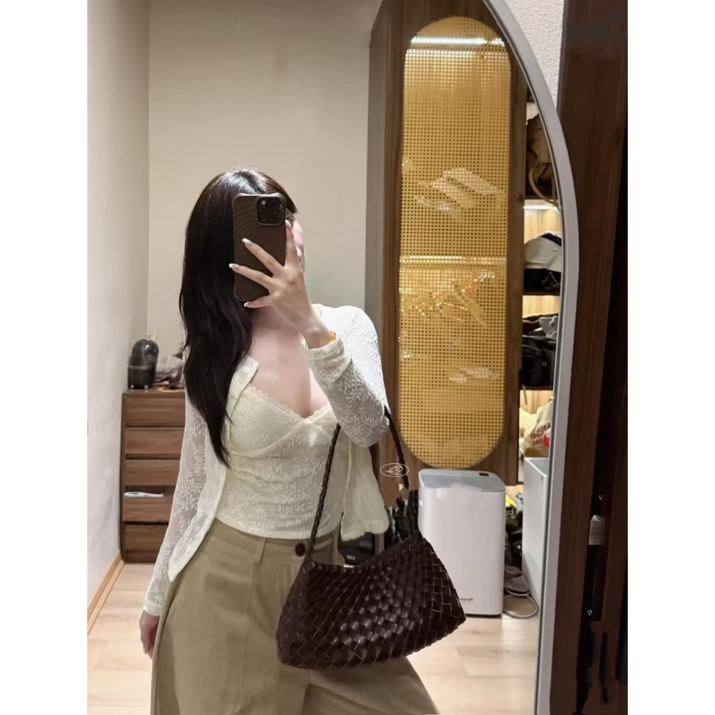 [Hàng L1 sẵn] Set ren hoa nổi 2 món: Áo hai dây ren ngực cổ V sexy kèm áo cardigan LOVELY SET | BigBuy360 - bigbuy360.vn