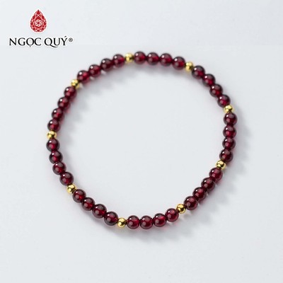 Vòng tay đá Garnet tự nhiên phối charm - Mẫu VC0342 - Ngọc Quý