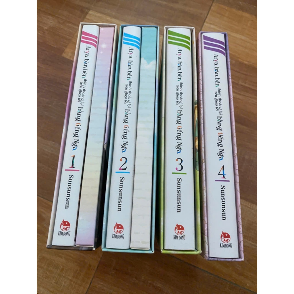 (đủ pk) Bộ 4 Boxset vở Arya Bàn Bên Thỉnh Thoảng Lại Trêu Ghẹo Tôi Bằng Tiếng Nga tập 1-4