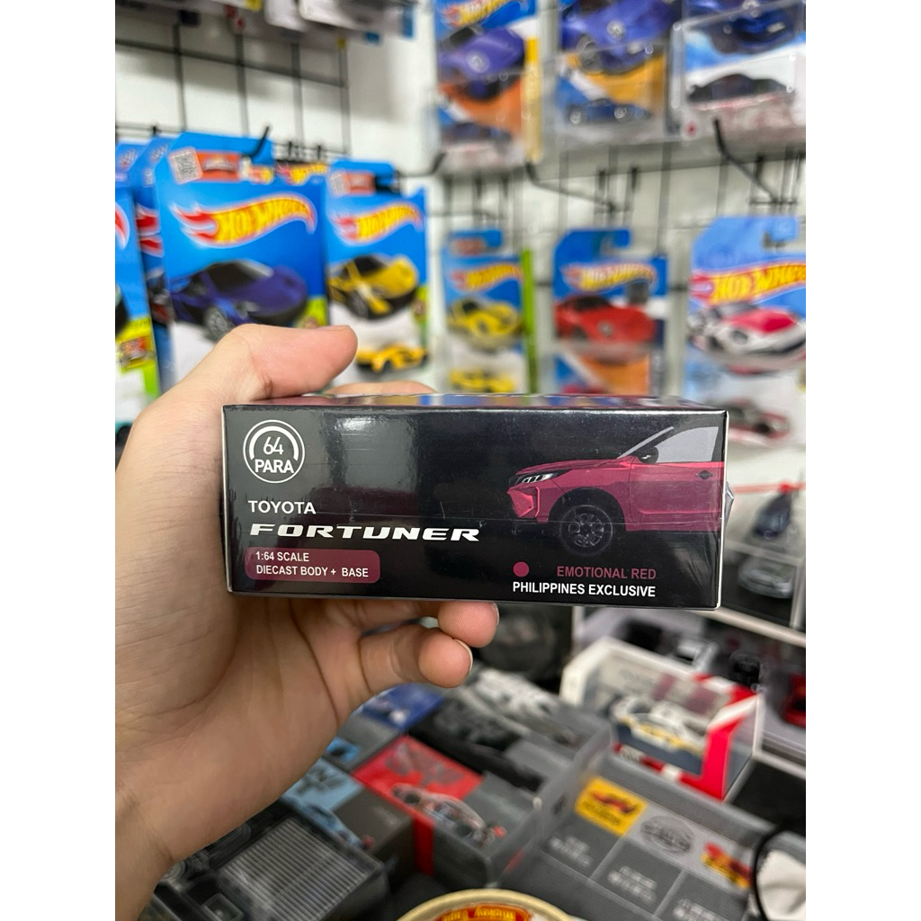 Xe mô hình Para64 Toyota Fortuner Màu Đỏ Newseal