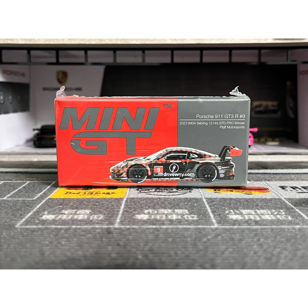 Xe mô hình Mini GT 770 Porsche 911 GT3 R Newseal