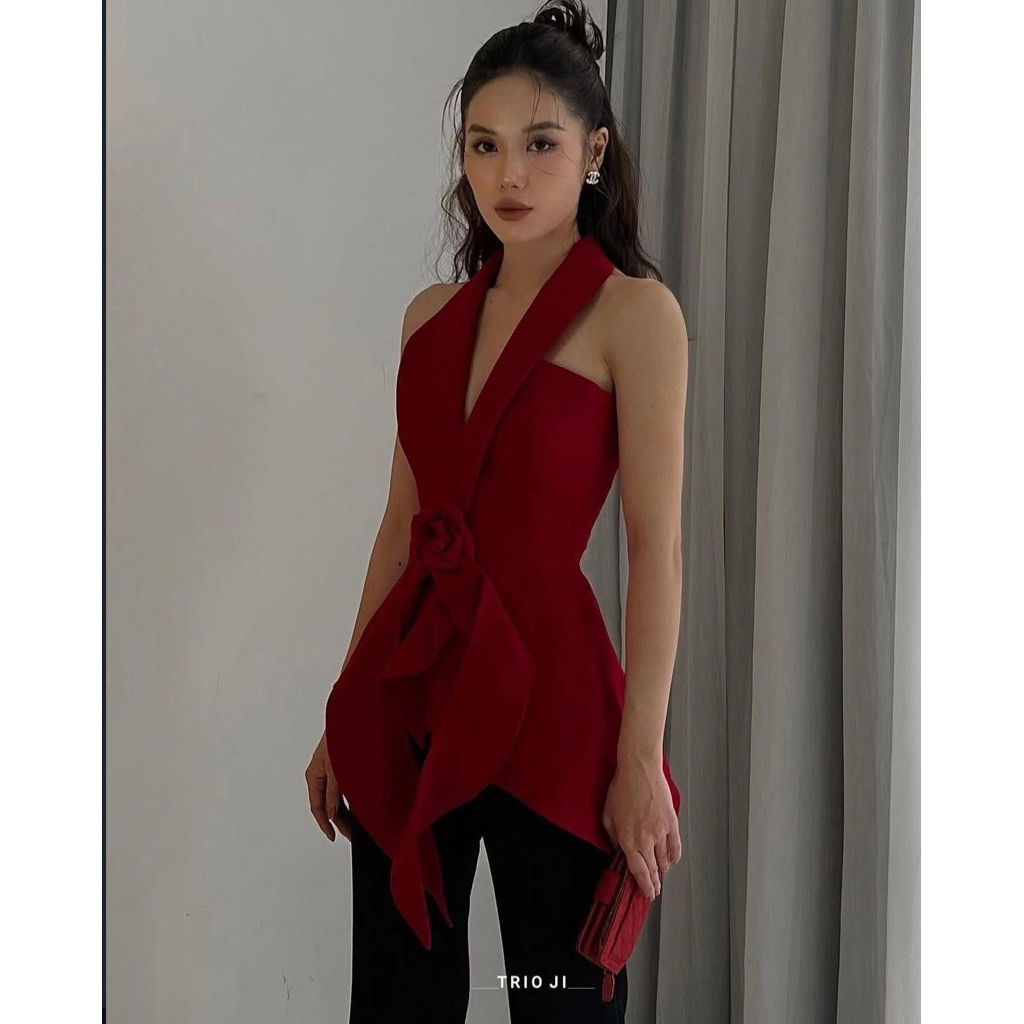 Áo Trio Ji size xs used (form nhỏ: ngực 82cm, eo: 63cm)