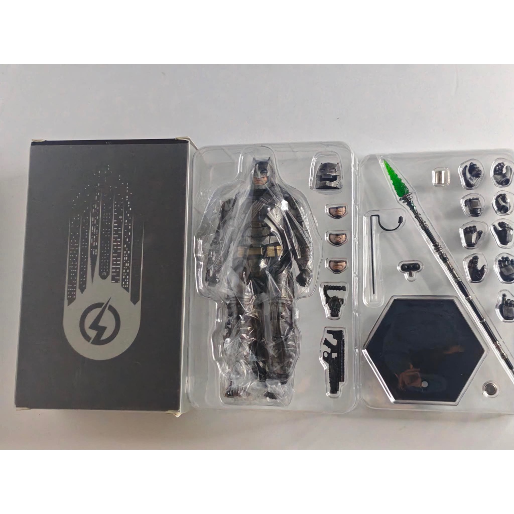 Mezco One:12 Collective Batman (Tactical Long Coat with Energy Spear) DC Comics