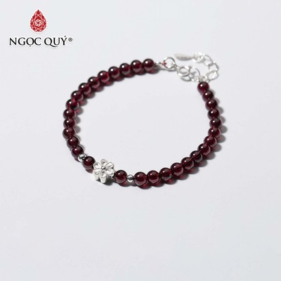 Vòng tay đá Garnet tự nhiên phối charm - Mẫu VC0337 - Ngọc Quý