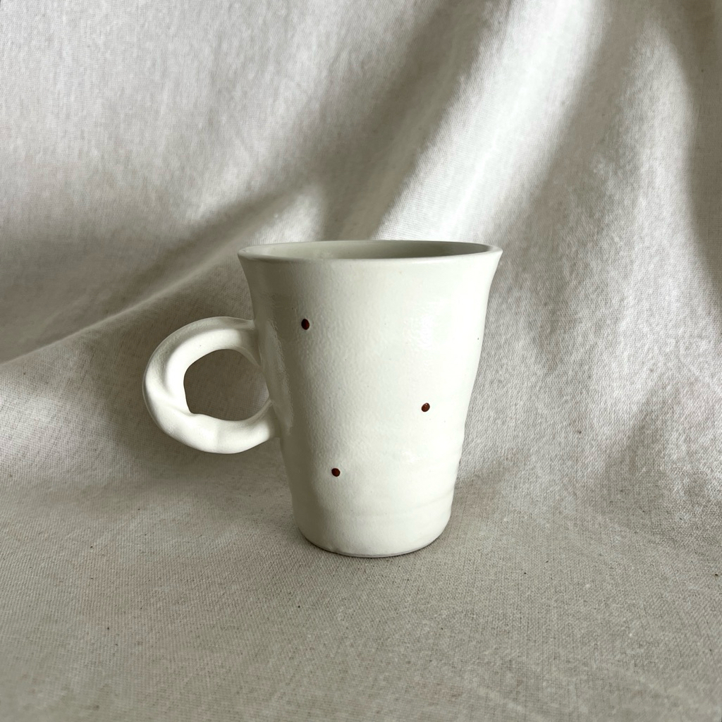 | gốm Nhật 2hand | Ly quai mộc chấm bi 7.5x9cm