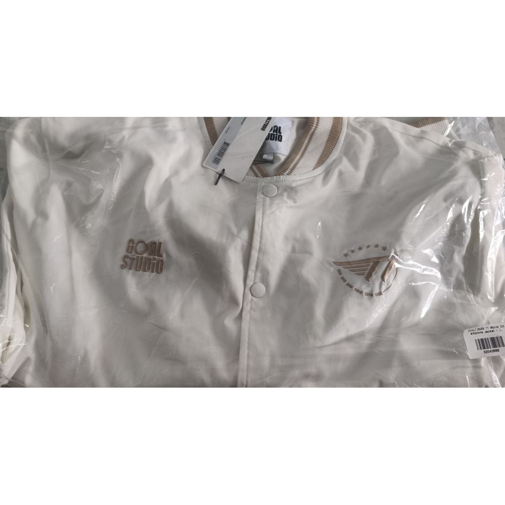 jacket t1 championship 2025 world jacket bản màu trắng