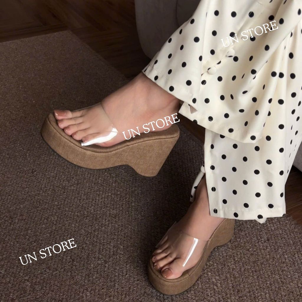 Dép đế xuồng bọc nhung 9 phân quai trong thời trang xu hướng Un Store USTM060