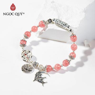 Vòng tay đá Đào hoa tự nhiên phối charm - Mẫu VC0319 - Ngọc Quý