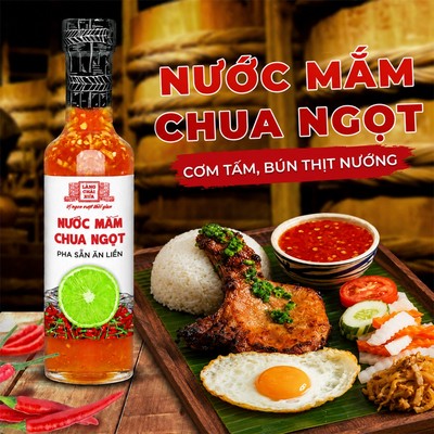Nước mắm ớt tỏi chua ngọt cao cấp chai thuỷ tinh 300g Làng Chài Xưa nguyên liệu tươi ngon đặc biệt
