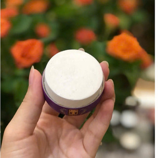 Phấn Dưỡng Sáng Da Phấn Nụ Hoàng Cung 25g
