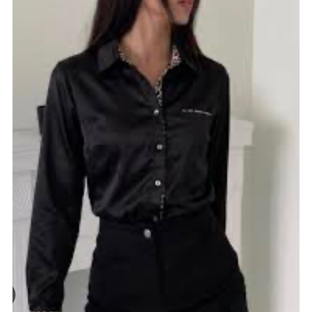 Áo sơ mi nữ màu đen dáng body của Hàn Quốc- 2 Hand (Size S-M).Korean black bodycon women's shirt - 2